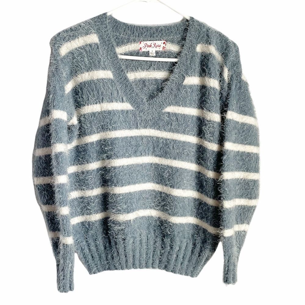 🟢Pink Rose Blue & White Fuzzy V Neck Sweater S